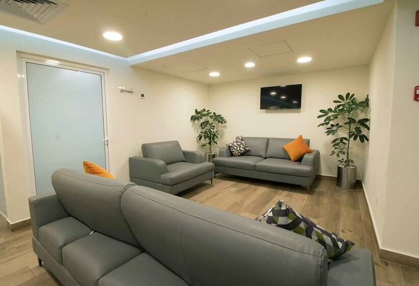 فندق Ramada By Wyndham Tampico Centro