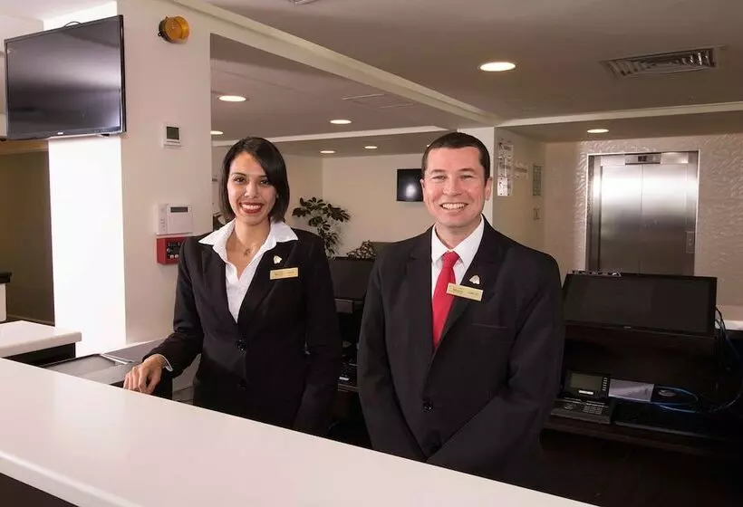 ホテル Ramada By Wyndham Tampico Centro