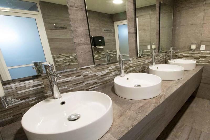 فندق Ramada By Wyndham Tampico Centro