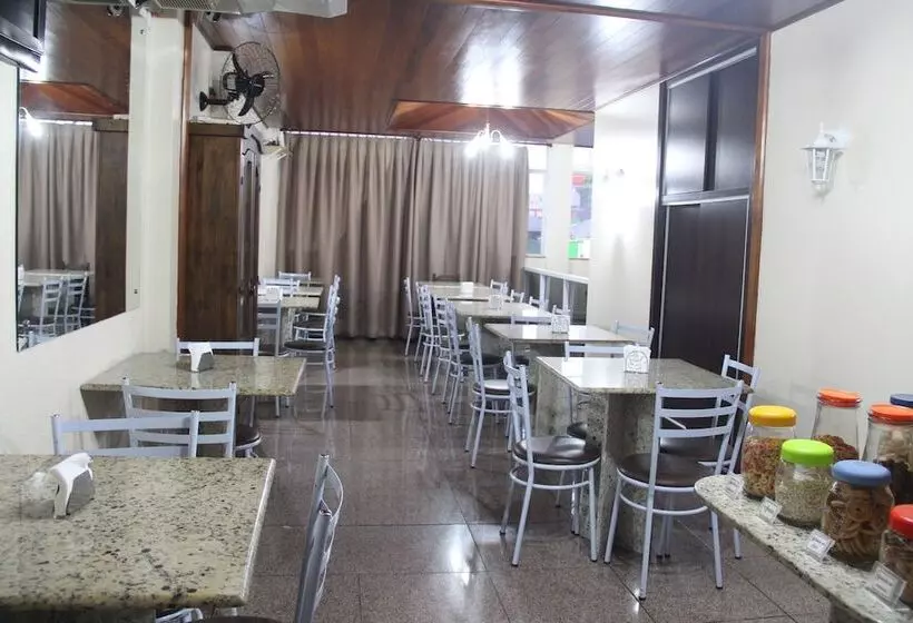 Hotelli Oasis Chartouni