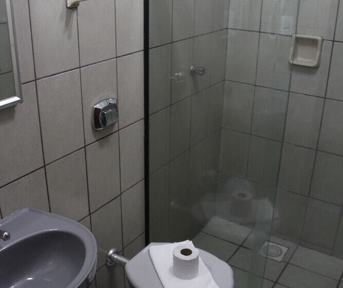 בית מלון כפרי Oasis Chartouni