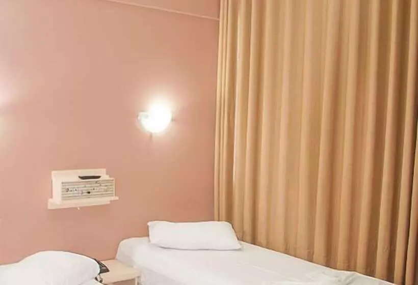 Hotelli Oasis Chartouni