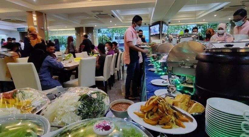 Hotel Queenspark Lovita