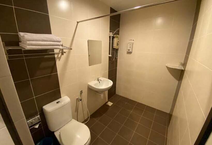 Hotel Queenspark Lovita