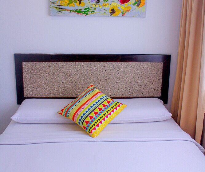 Hotel Queenspark Lovita