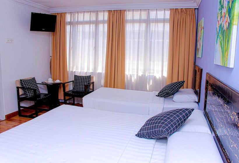 Hotel Queenspark Lovita