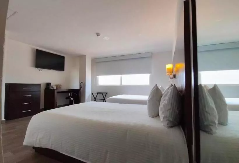ホテル Ramada By Wyndham Tampico Centro