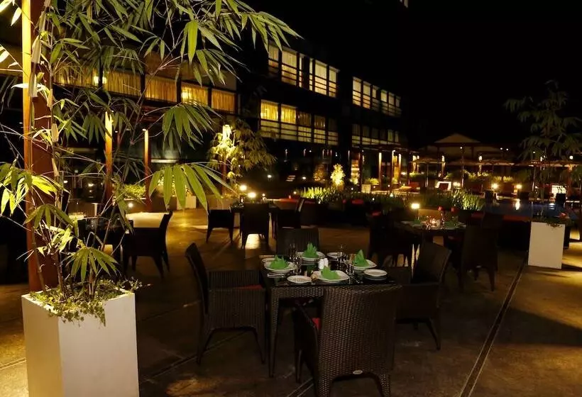 هتل The Raviz Calicut