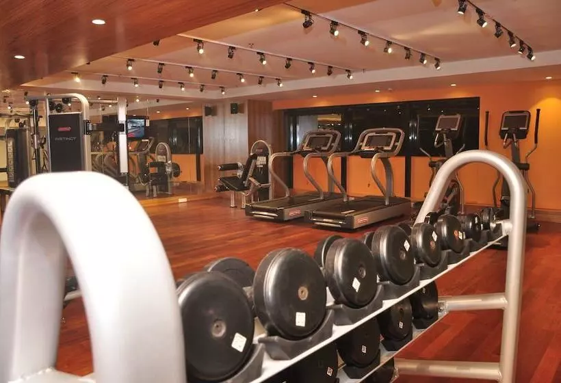 هتل The Raviz Calicut
