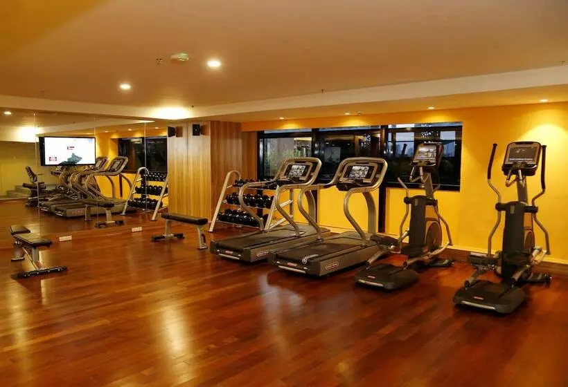 هتل The Raviz Calicut