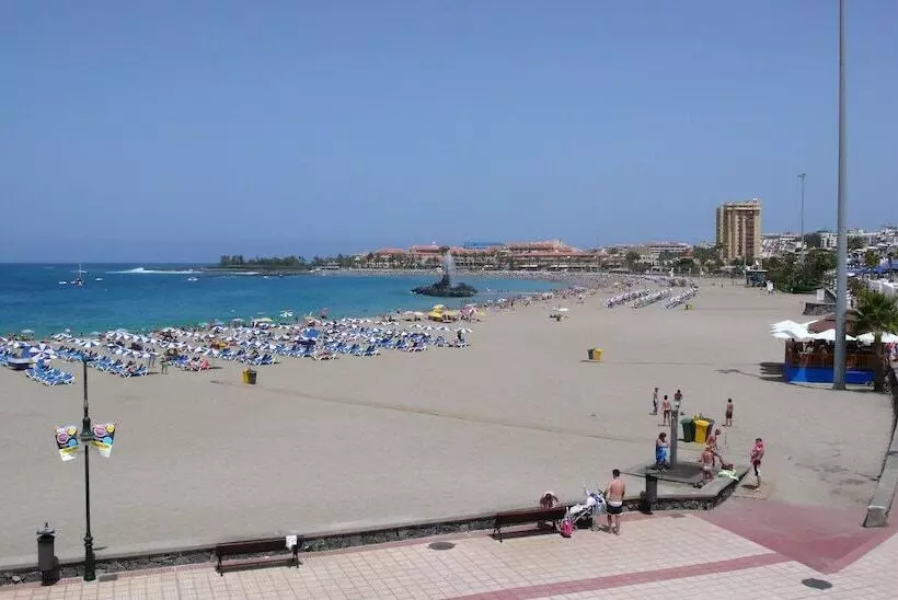 هتل Volcano Beach