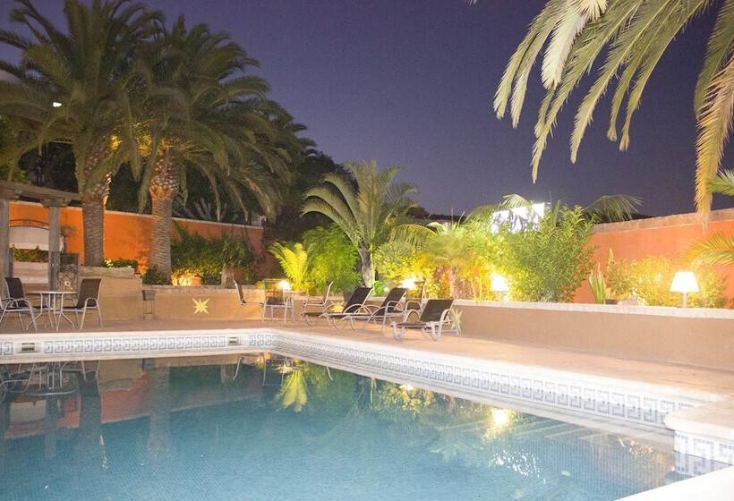 בית מלון כפרי Volcano Beach