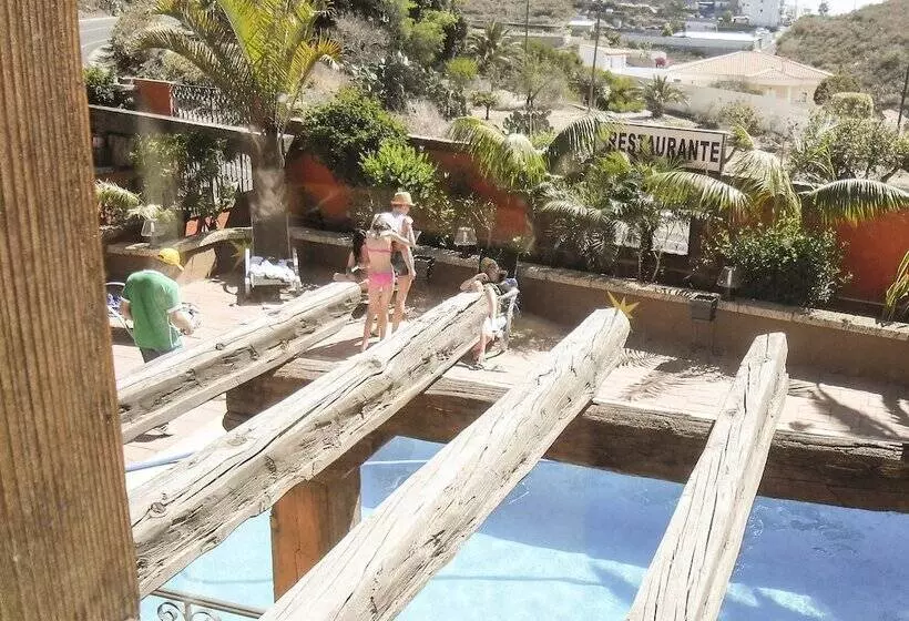 هتل Volcano Beach