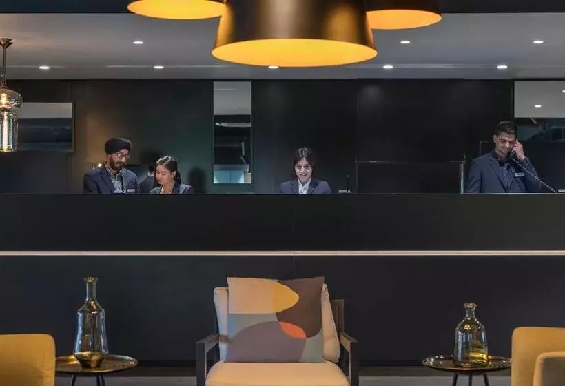 Oaks Melbourne Southbank Suites