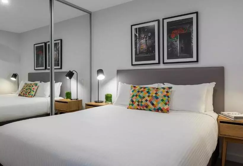 Oaks Melbourne Southbank Suites