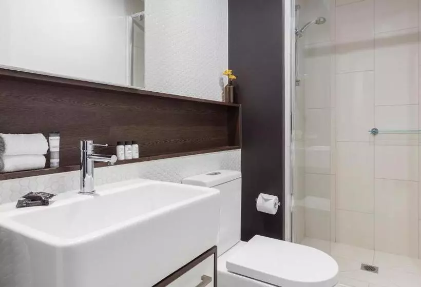 Oaks Melbourne Southbank Suites