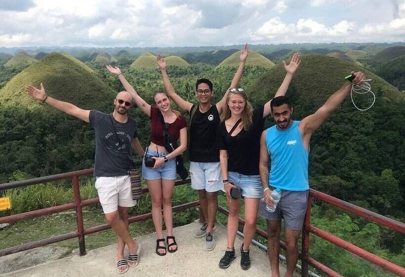 فندق صغير Mad Monkey Panglao