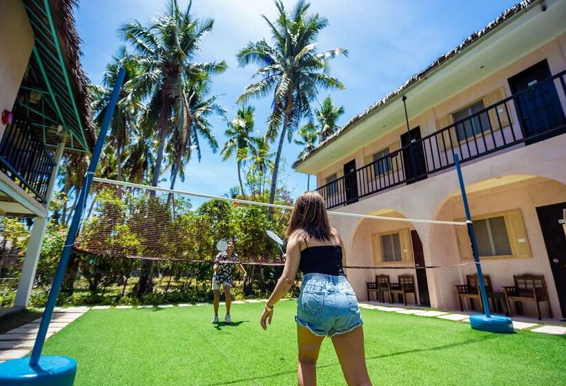 فندق صغير Mad Monkey Panglao