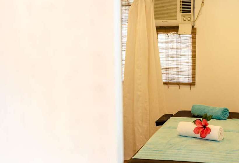 فندق صغير Mad Monkey Panglao