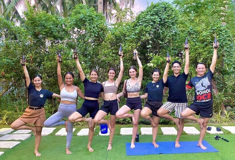 فندق صغير Mad Monkey Panglao