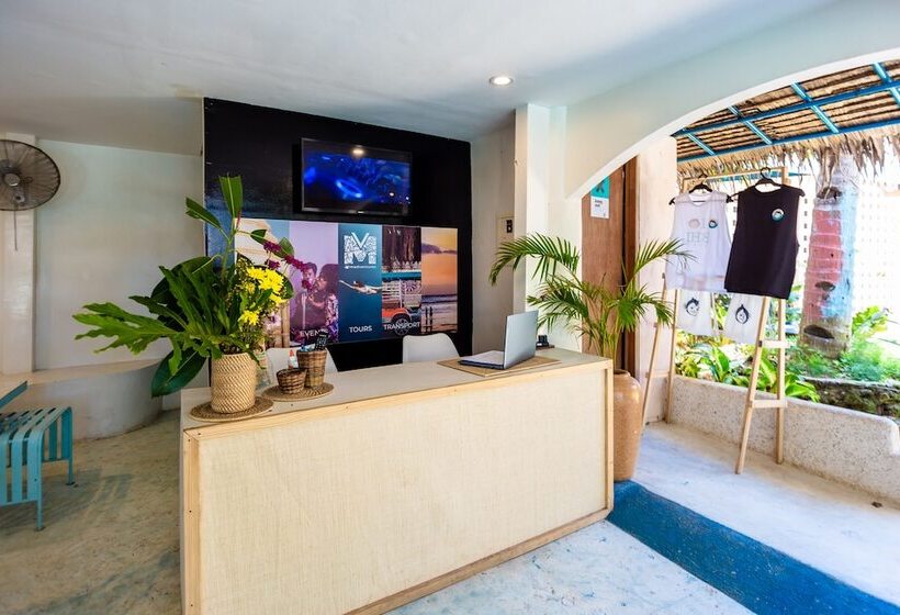 فندق صغير Mad Monkey Panglao