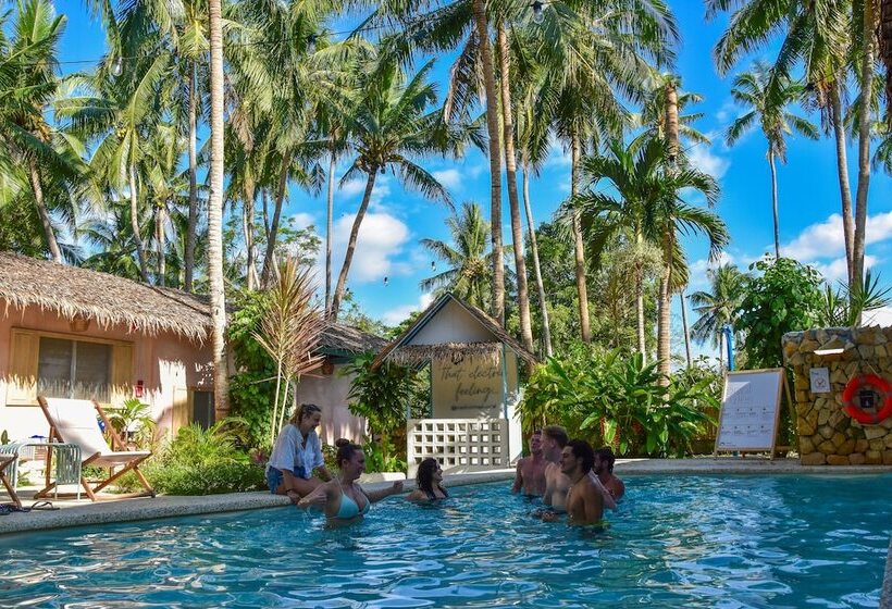 فندق صغير Mad Monkey Panglao