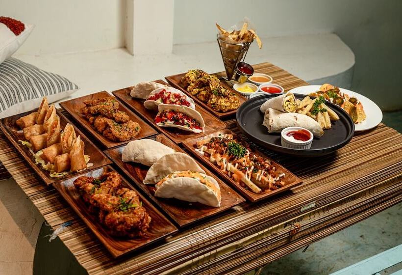 فندق صغير Mad Monkey Panglao