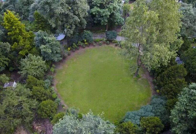 Hotelli Chirping Hills Resort,bhimtal