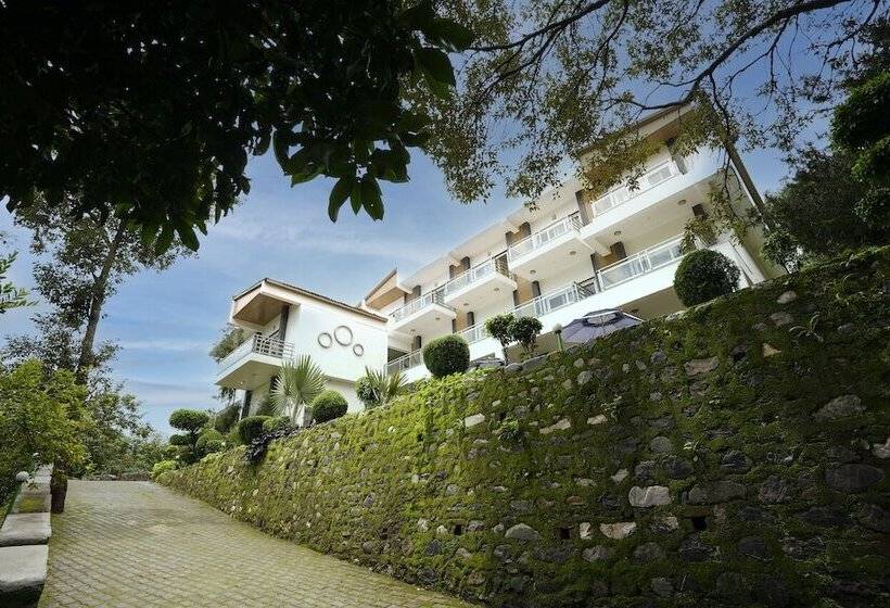 ホテル Chirping Hills Resort,bhimtal