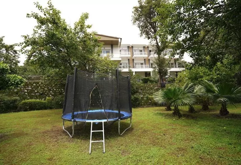 Hotelli Chirping Hills Resort,bhimtal