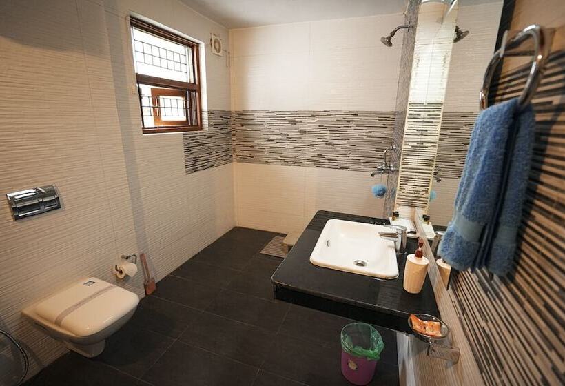 ホテル Chirping Hills Resort,bhimtal