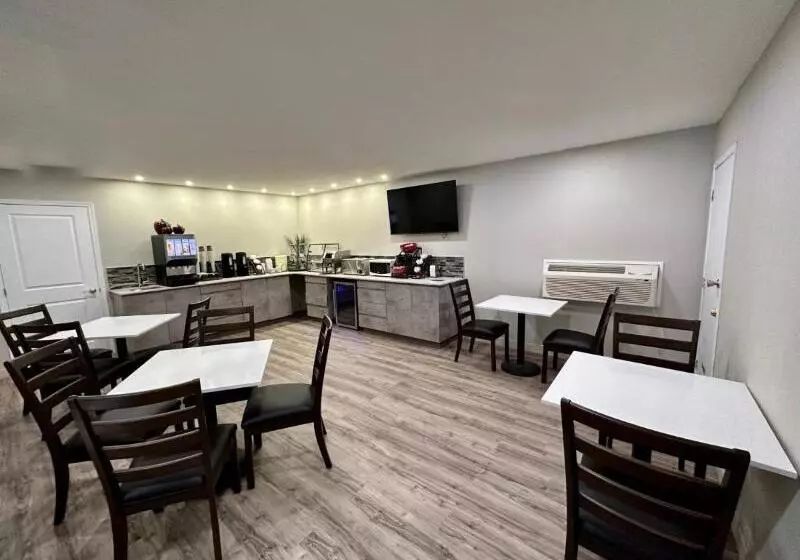 Hotelli Econo Lodge Inn & Suites