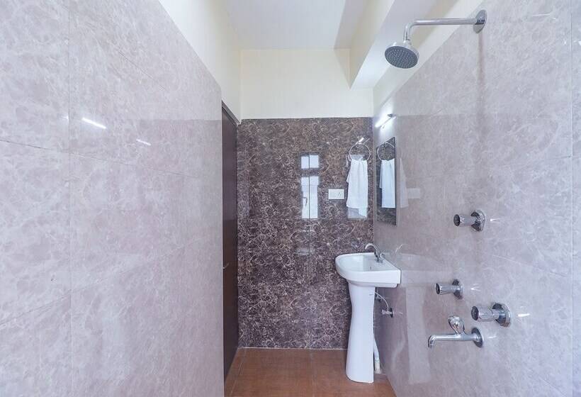 Fabhotel Kutighar Regency