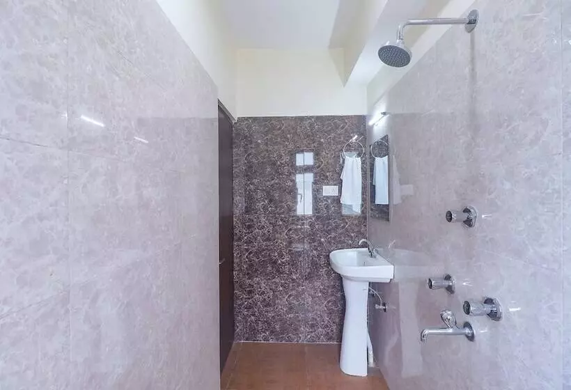 Fabhotel Kutighar Regency
