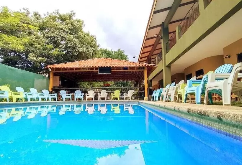 Hotelli Coco Beach Condos