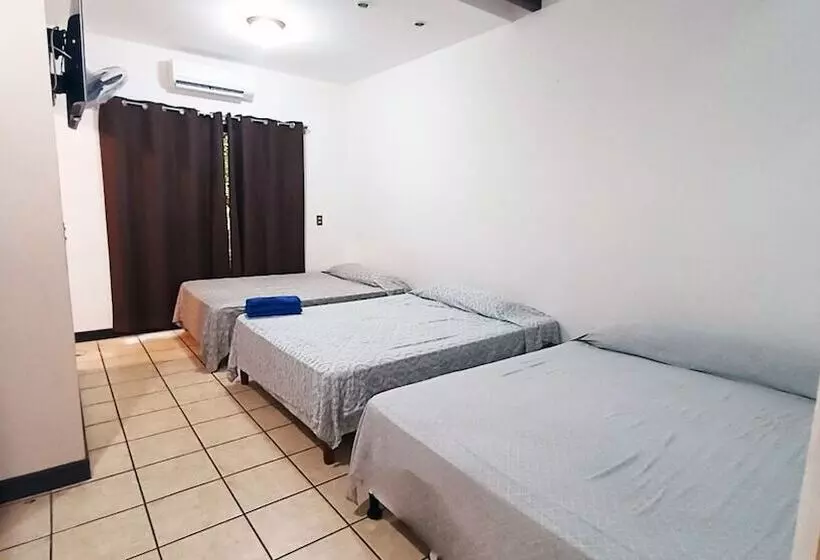 Hotelli Coco Beach Condos