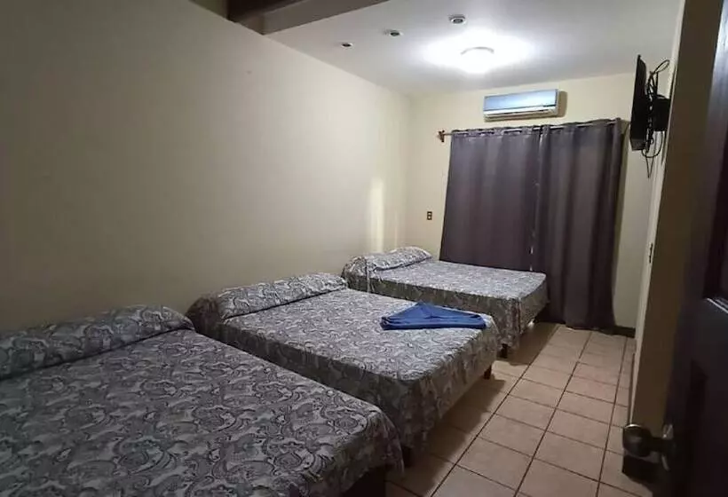 Hotelli Coco Beach Condos