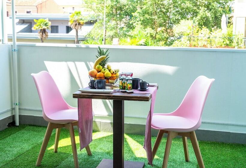 تختخواب و صبحانه Enjoy Living