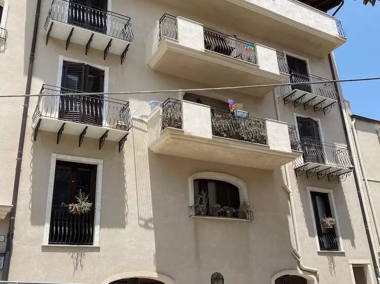 ベッドアンドブレックファースト Scala Dei Turchi Palace Suites