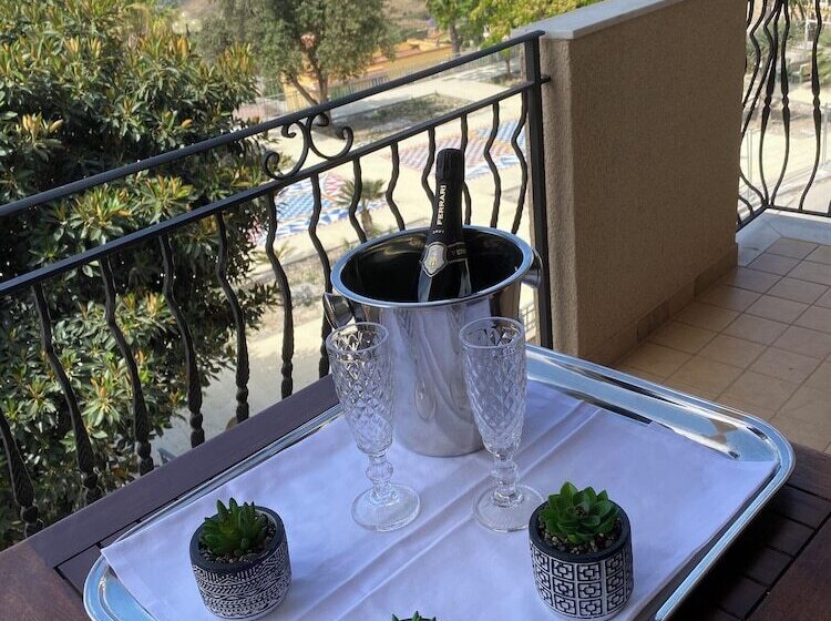 مبيت وإفطار Scala Dei Turchi Palace Suites