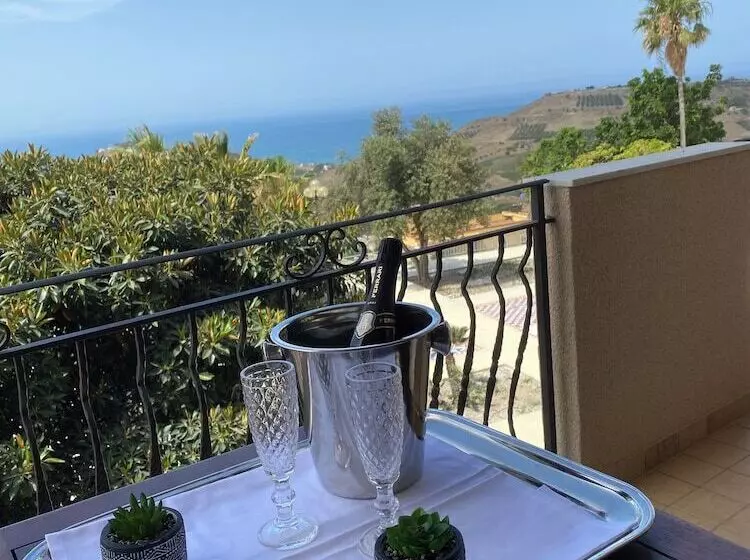 ベッドアンドブレックファースト Scala Dei Turchi Palace Suites