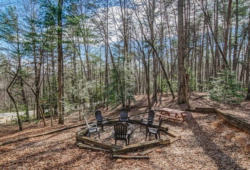 Blueridge Lodge Wrap Around Deck