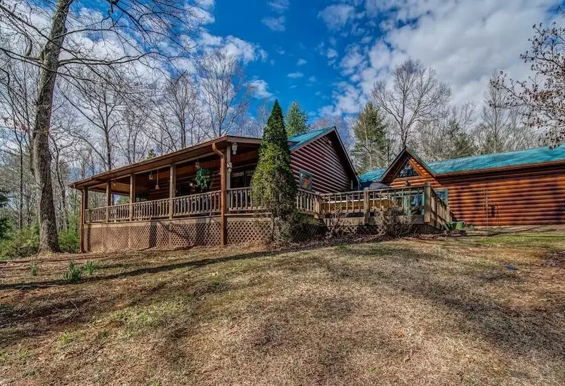 Blueridge Lodge Wrap Around Deck