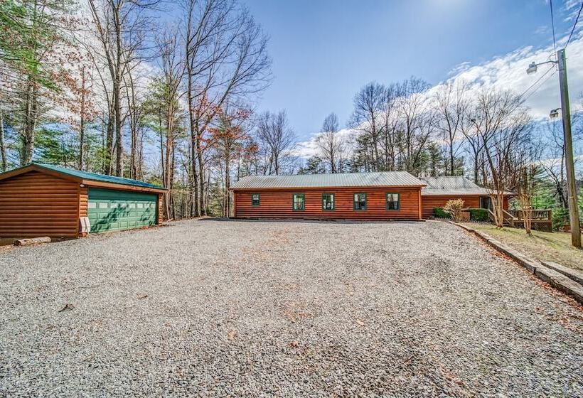 Blueridge Lodge Wrap Around Deck