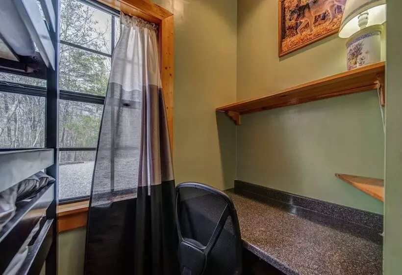 Blueridge Lodge Wrap Around Deck