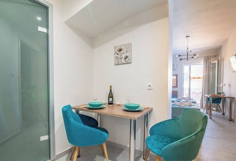 호텔 Asterion Luxury Studios Airport