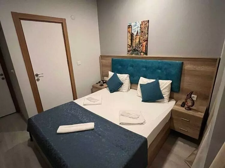 Hotelli Destinia Pera