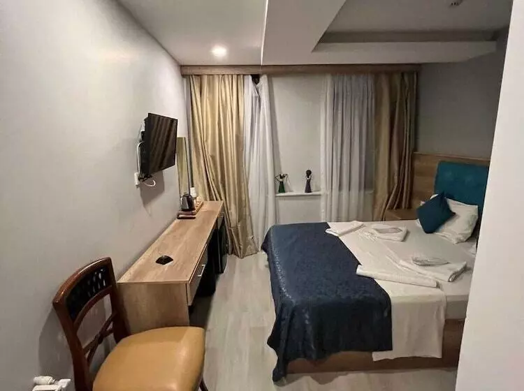 Hotelli Destinia Pera