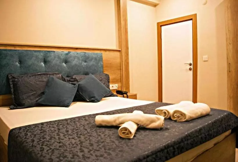 Hotelli Destinia Pera