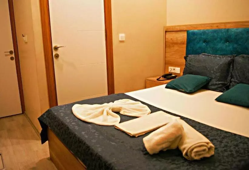 Hotelli Destinia Pera